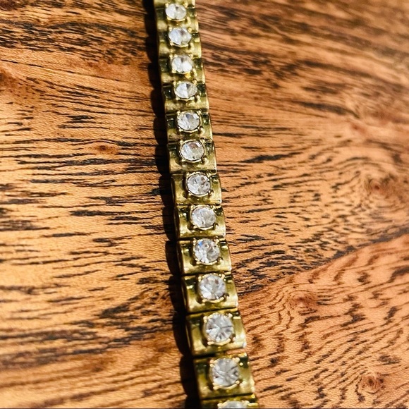 Classic Vintage AVON tennis bracelet. - Picture 8 of 12
